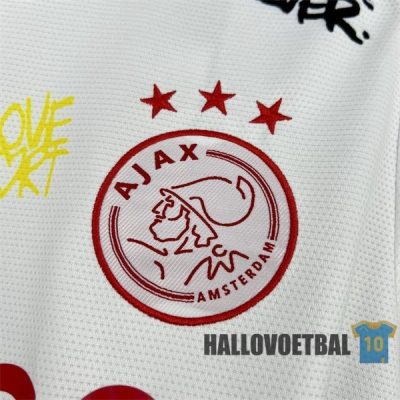 shirt-ajax-2025-2026-wit-Bob-Marley-edicion-speciale_hallovoetbal-250326-5_1.jpg