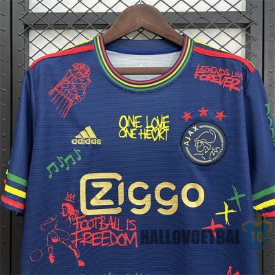shirt-ajax-2025-2026-donkerblauw-bob-marley-edicion-speciale_hallovoetbal-2505092-7_1.jpg
